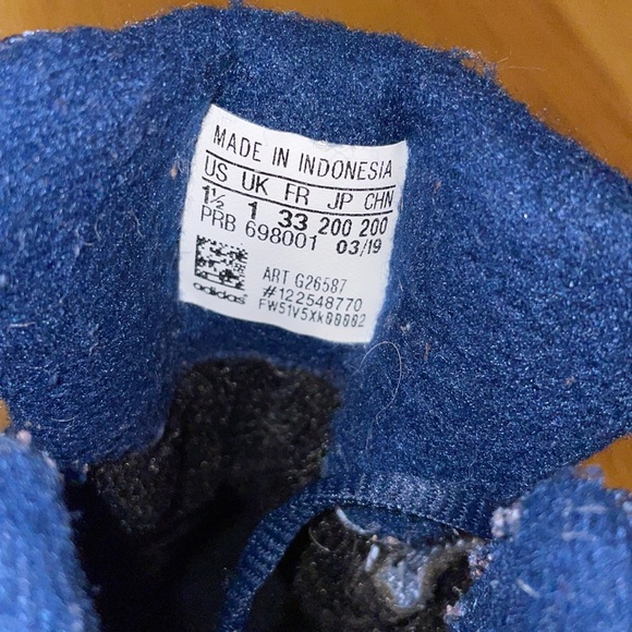 Adidas TERREX-kids boot size 1.5- like new - Picture 6 of 6